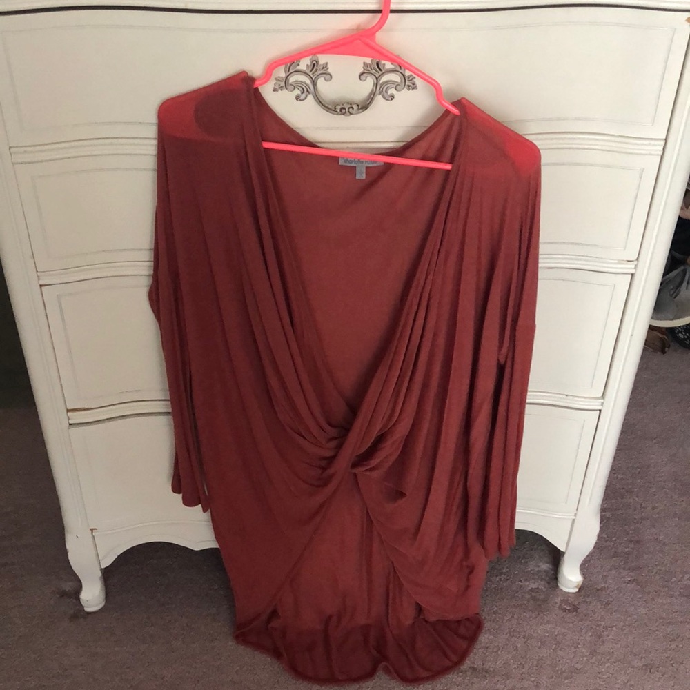 Long sleeve dip shirt